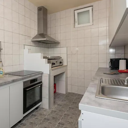 Vakantiehuis Beautiful In With Kitchen Bast