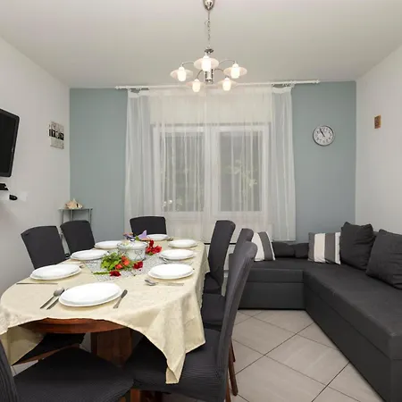 Beautiful In With Kitchen *