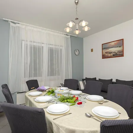 Vakantiehuis Beautiful In With Kitchen